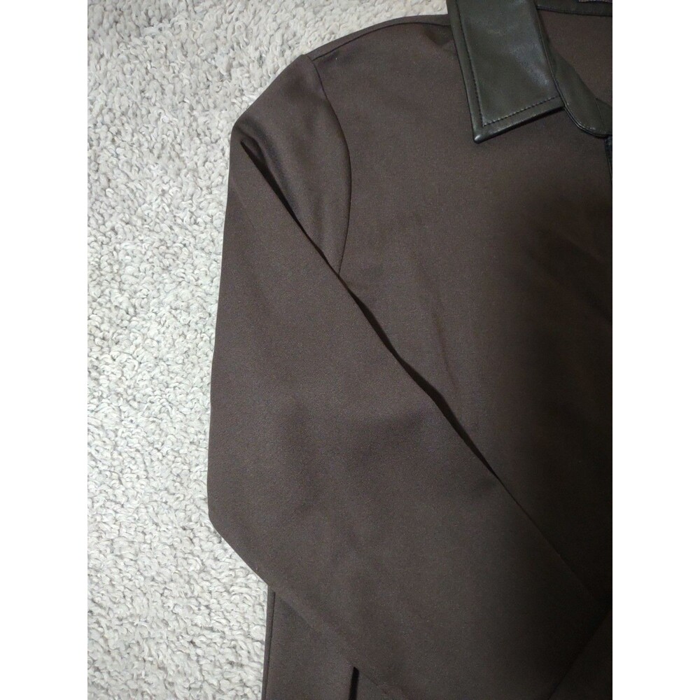 J McLaughlin Nadine Top Sz M Brown Faux Leather Collar Contemporary Stretch - Picture 4 of 16